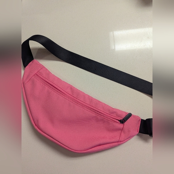Everlane Pink Bag with Black Zipper - Picture 2 of 7